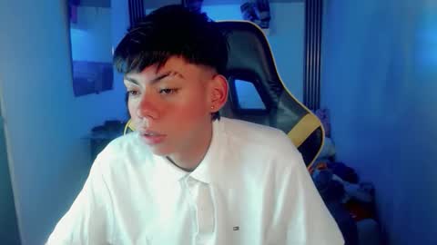 Snapshot of liarr_ chatting on May 20, 3:24 am LIAR online show from May 20, 3:24 am