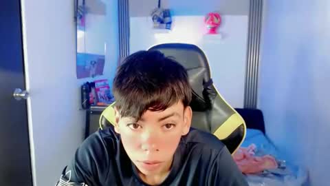Snapshot of liarr_ chatting on June 9, 2:39 pm LIAR online show from June 9, 2:39 pm