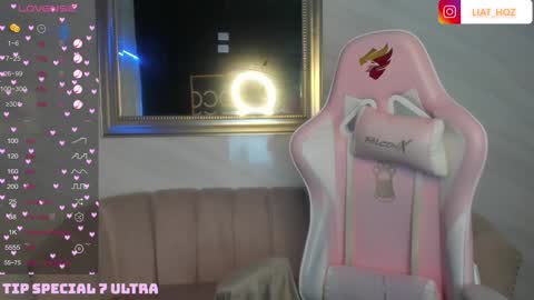 Snapshot of liat_hoz chatting on December 20, 9:21 am Dani online show from December 20, 9:21 am