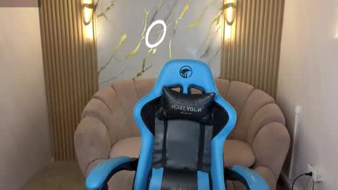 Snapshot of liat_hoz chatting on October 3, 3:14 am Dani online show from October 3, 3:14 am