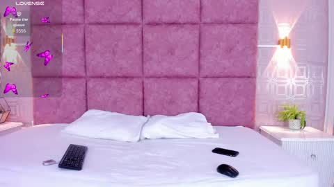 Snapshot of liavelez_ chatting on March 16, 1:48 pm liavelez_ online show from March 16, 1:48 pm