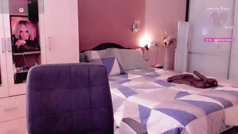 Snapshot of libby_nora chatting on September 30, 11:15 am Libby online show from September 30, 11:15 am