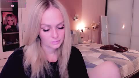 Snapshot of libby_nora chatting on October 6, 9:18 am Libby online show from October 6, 9:18 am