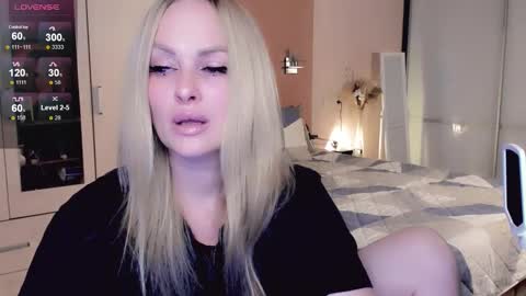 Snapshot of libby_nora chatting on October 24, 1:29 pm Libby online show from October 24, 1:29 pm