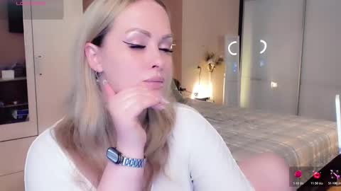 Snapshot of libby_nora chatting on November 19, 10:15 am Libby online show from November 19, 10:15 am