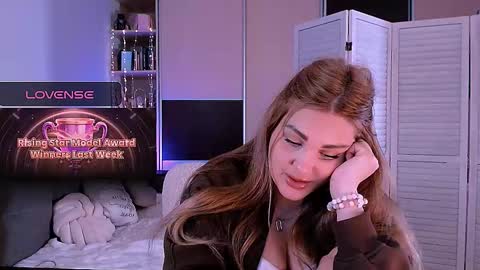 libra_mia online show from December 22, 5:21 pm