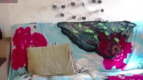 Snapshot of licablack chatting on October 14, 8:37 am LicaBlack online show from October 14, 8:37 am