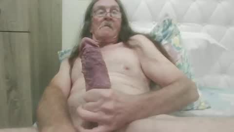 lickittostickit online show from January 3, 4:44 am