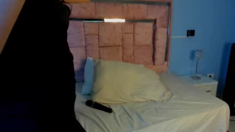 Snapshot of licky_lov chatting on October 18, 3:42 am licky_lov online show from October 18, 3:42 am