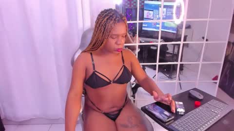 licyevans1 online show from September 16, 7:04 pm