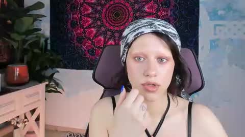 Hey My name is Lida online show from June 19, 11:36 am