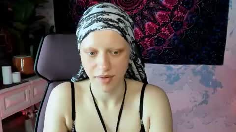 Hey My name is Lida online show from July 3, 9:05 am