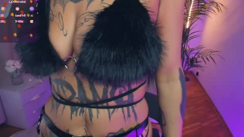 Snapshot of light_my_f1re chatting on December 15, 6:06 am Melissa online show from December 15, 6:06 am