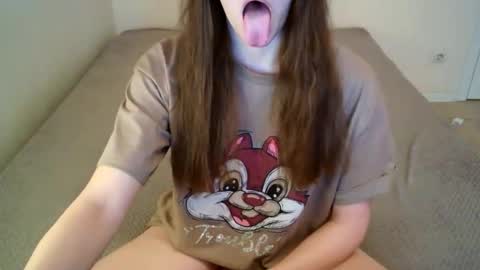 lightJela online show from December 20, 9:38 am