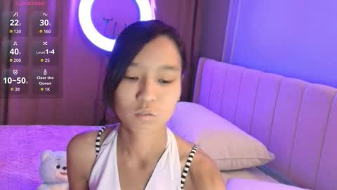 Snapshot of lihnpham chatting on November 17, 1:33 am Lihn Pham online show from November 17, 1:33 am