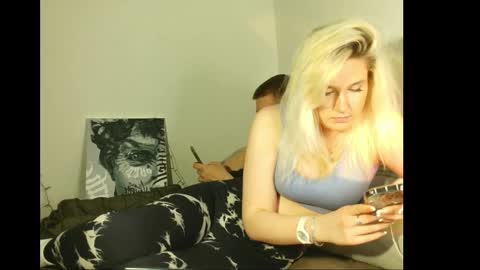 Snapshot of lii_gong_ chatting on March 27, 12:27 pm lii_gong_ online show from March 27, 12:27 pm