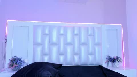 Snapshot of liia_collins chatting on March 7, 5:32 pm Lia online show from March 7, 5:32 pm