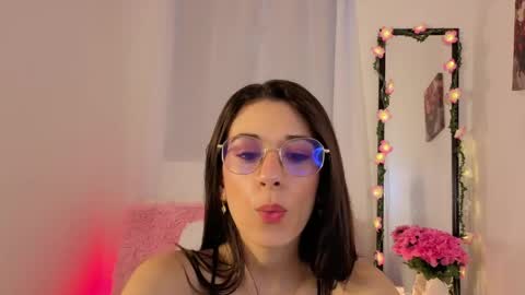 Snapshot of liiaa__7 chatting on June 5, 1:28 pm liiaa online show from June 5, 1:28 pm