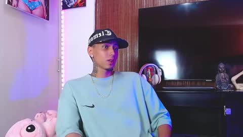 Daniel online show from November 25, 3:01 pm