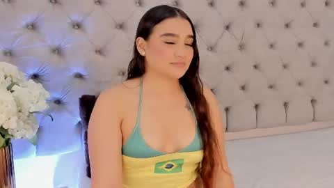 liiabloomm online show from July 29, 4:21 am