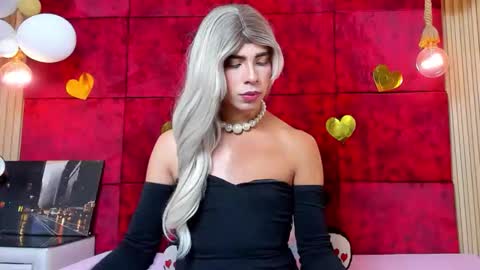 liiacollins online show from December 20, 7:43 pm