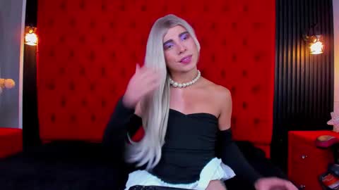 liiacollins online show from February 6, 9:07 pm