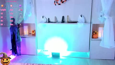         online show from October 18, 11:44 am