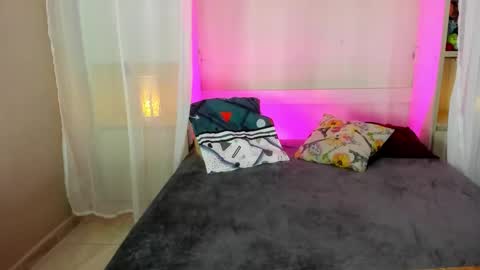         online show from November 10, 11:53 am