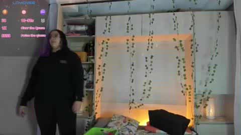         online show from February 24, 11:41 am