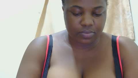 Snapshot of liilcutiee chatting on April 12, 8:47 pm Lily online show from April 12, 8:47 pm