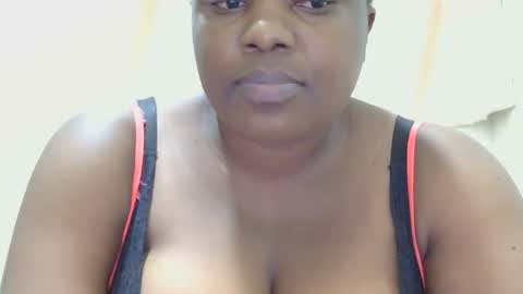 Snapshot of liilcutiee chatting on April 13, 11:10 pm Lily online show from April 13, 11:10 pm