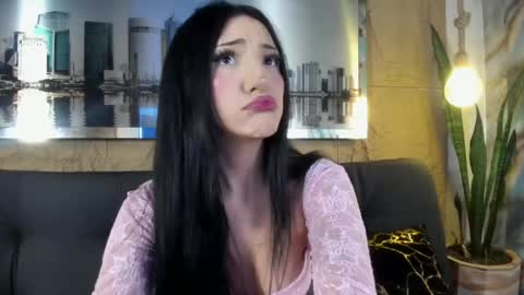 Snapshot of liilyrose chatting on May 23, 2:54 pm Liilyrose online show from May 23, 2:54 pm