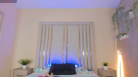 liincostelloo online show from March 8, 7:42 pm