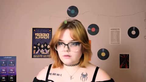 Snapshot of lika_pop chatting on November 16, 9:48 am lika_pop online show from November 16, 9:48 am