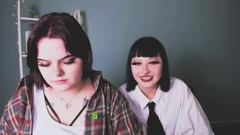 Snapshot of lika_pop chatting on December 1, 7:41 pm lika_pop online show from December 1, 7:41 pm