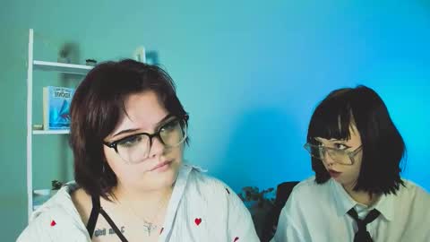 Snapshot of lika_pop chatting on December 2, 7:42 pm lika_pop online show from December 2, 7:42 pm