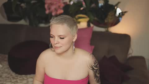 likaaberry online show from October 20, 2:34 am