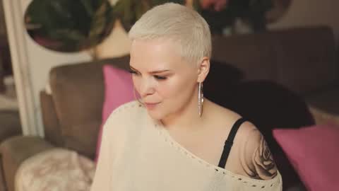 likaaberry online show from October 21, 4:35 am