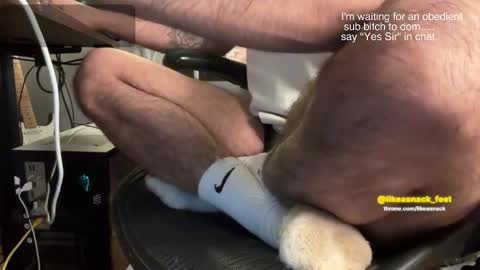 Snapshot of likeasnack chatting on February 16, 2:29 am likeasnack online show from February 16, 2:29 am