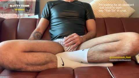 Snapshot of likeasnack chatting on February 16, 6:15 pm likeasnack online show from February 16, 6:15 pm