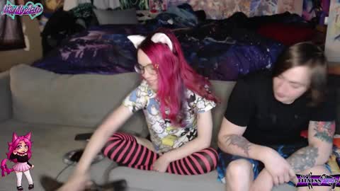 Snapshot of likemyashe chatting on December 1, 10:21 pm LikeMyAshe online show from December 1, 10:21 pm