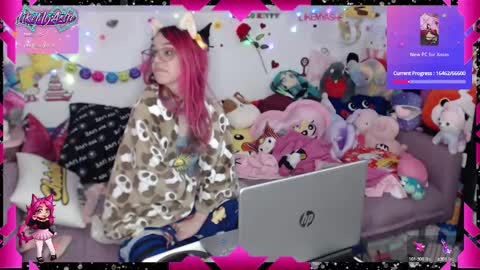 Snapshot of likemyashe chatting on January 18, 6:24 am LikeMyAshe online show from January 18, 6:24 am