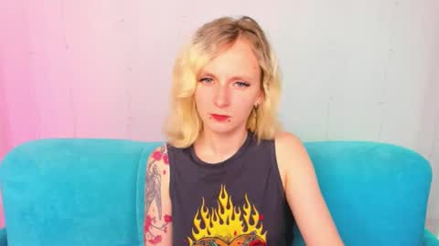 Snapshot of likilip chatting on October 10, 1:48 am likilip online show from October 10, 1:48 am