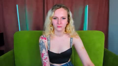 Snapshot of likilip chatting on November 5, 1:16 am likilip online show from November 5, 1:16 am