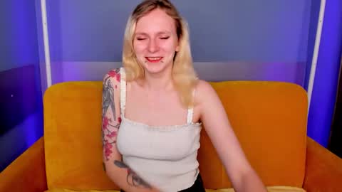 Snapshot of likilip chatting on November 12, 1:17 am likilip online show from November 12, 1:17 am