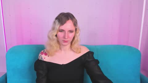 Snapshot of likilip chatting on November 26, 2:01 am likilip online show from November 26, 2:01 am