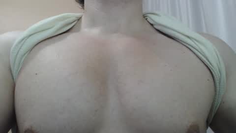 Snapshot of likwidator84 chatting on November 22, 1:15 am Maximus online show from November 22, 1:15 am