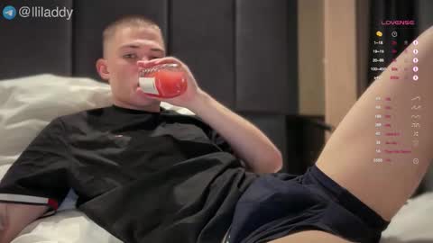 Snapshot of lil_addy chatting on October 26, 10:21 am Addy online show from October 26, 10:21 am