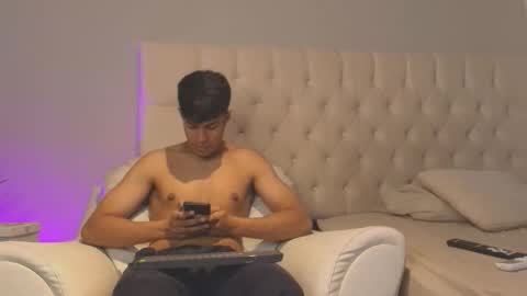 lil online show from January 17, 7:06 pm