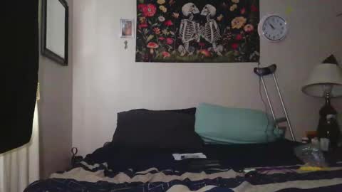 lil_bit_midnightmuse online show from March 29, 5:02 pm